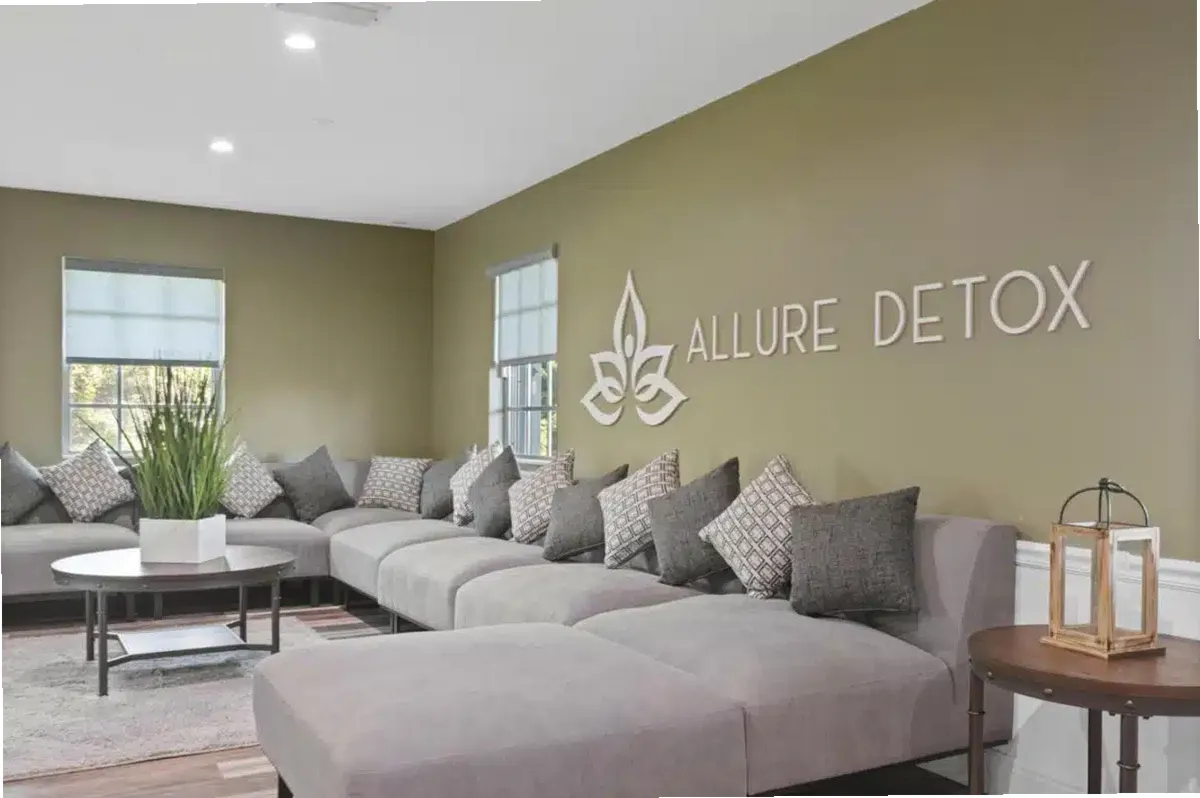 Allure Detox — photo thumbnail 2