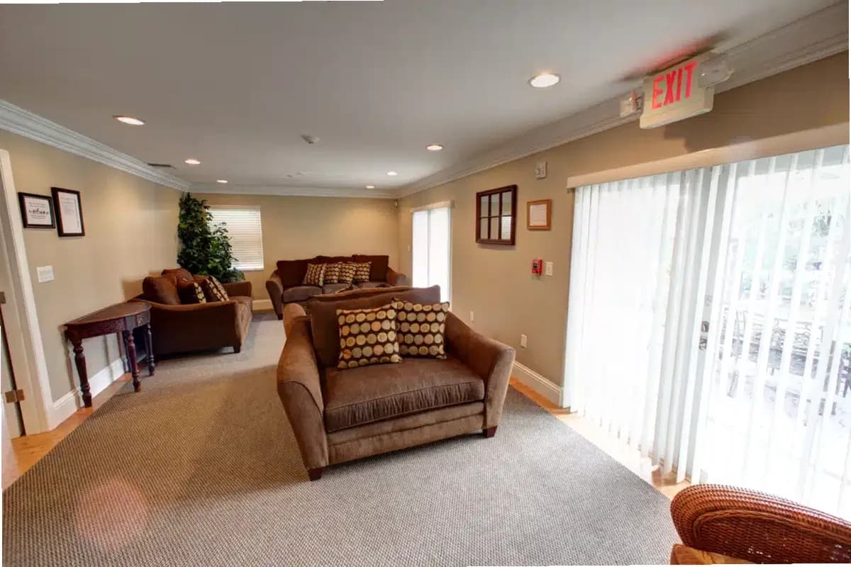 Bougainvilla House — photo thumbnail 3