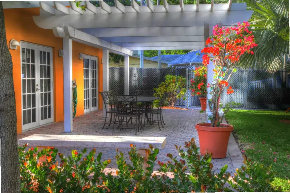 Bougainvilla House — photo thumbnail 4