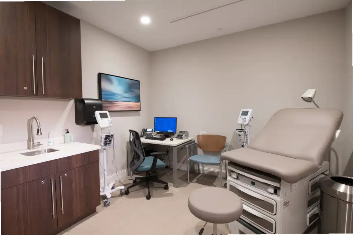 Caron of Florida — photo thumbnail 10