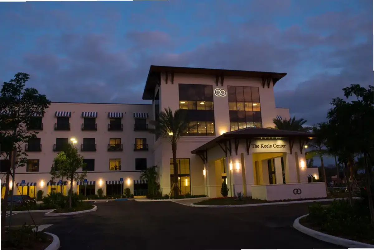 Caron of Florida — photo thumbnail 3