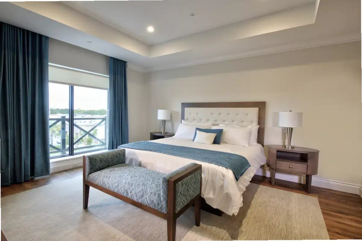 Caron of Florida — photo thumbnail 4