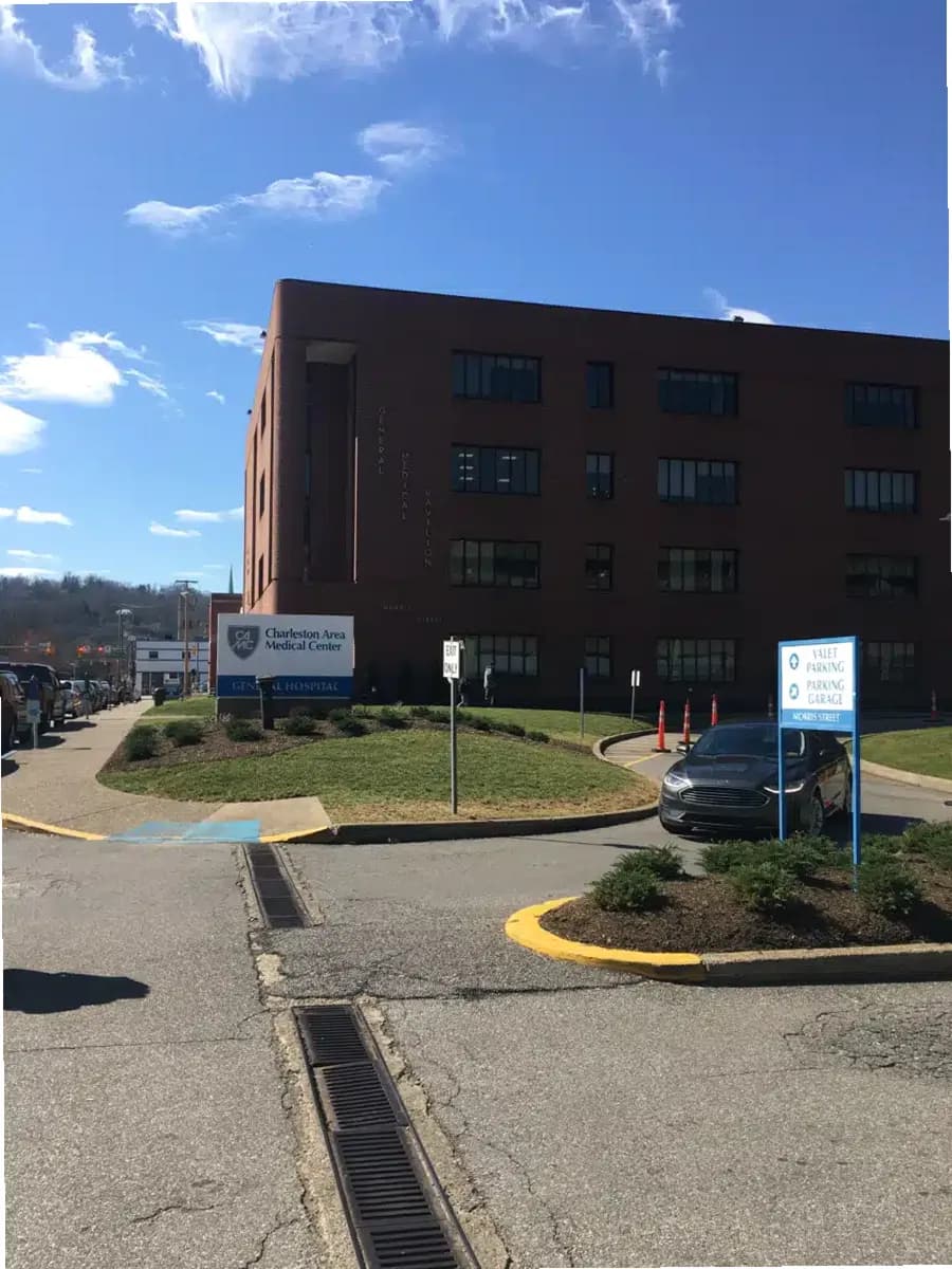 Charleston Area Medical Center — photo thumbnail 8