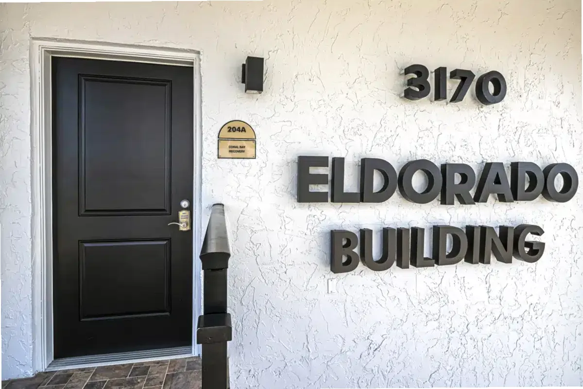 Coral Bay Recovery — photo thumbnail 3