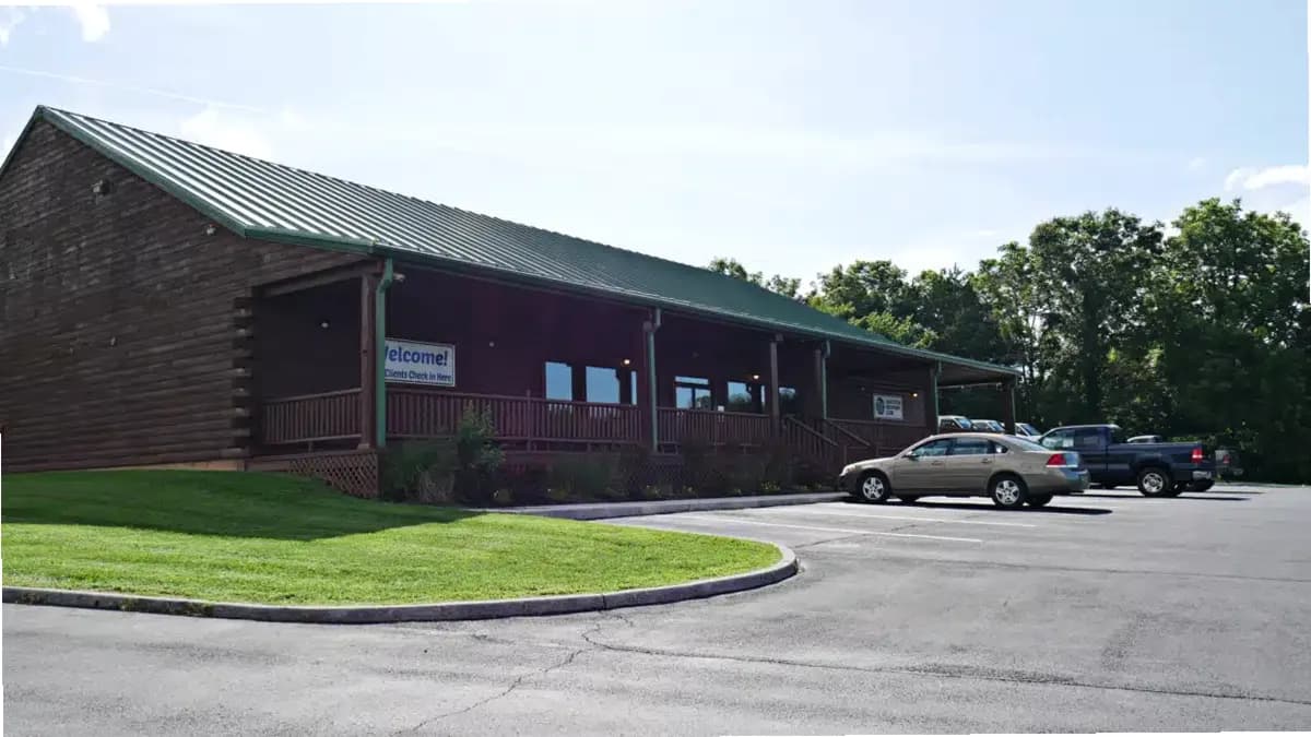 Lake Hills Oasis — photo thumbnail 2