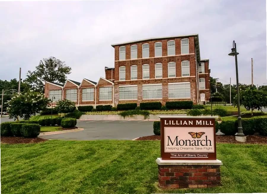 Monarch — photo thumbnail 3