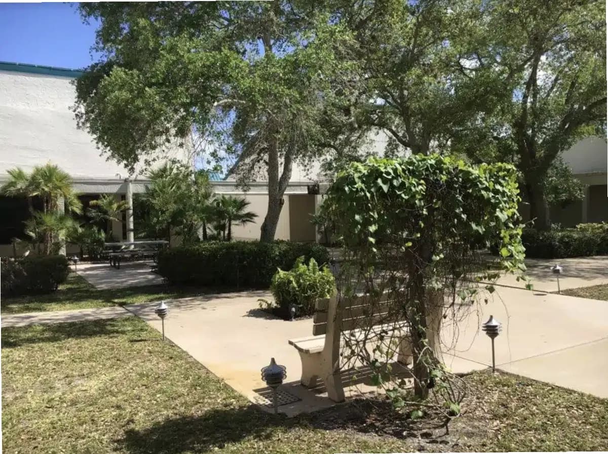 Port Saint Lucie Hospital — photo thumbnail 2