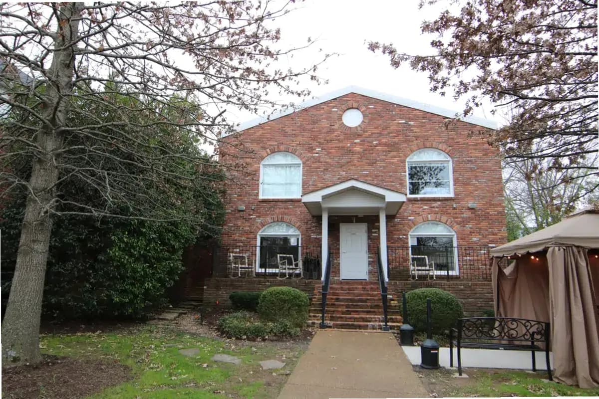 Recovery Unplugged Nashville — photo thumbnail 4