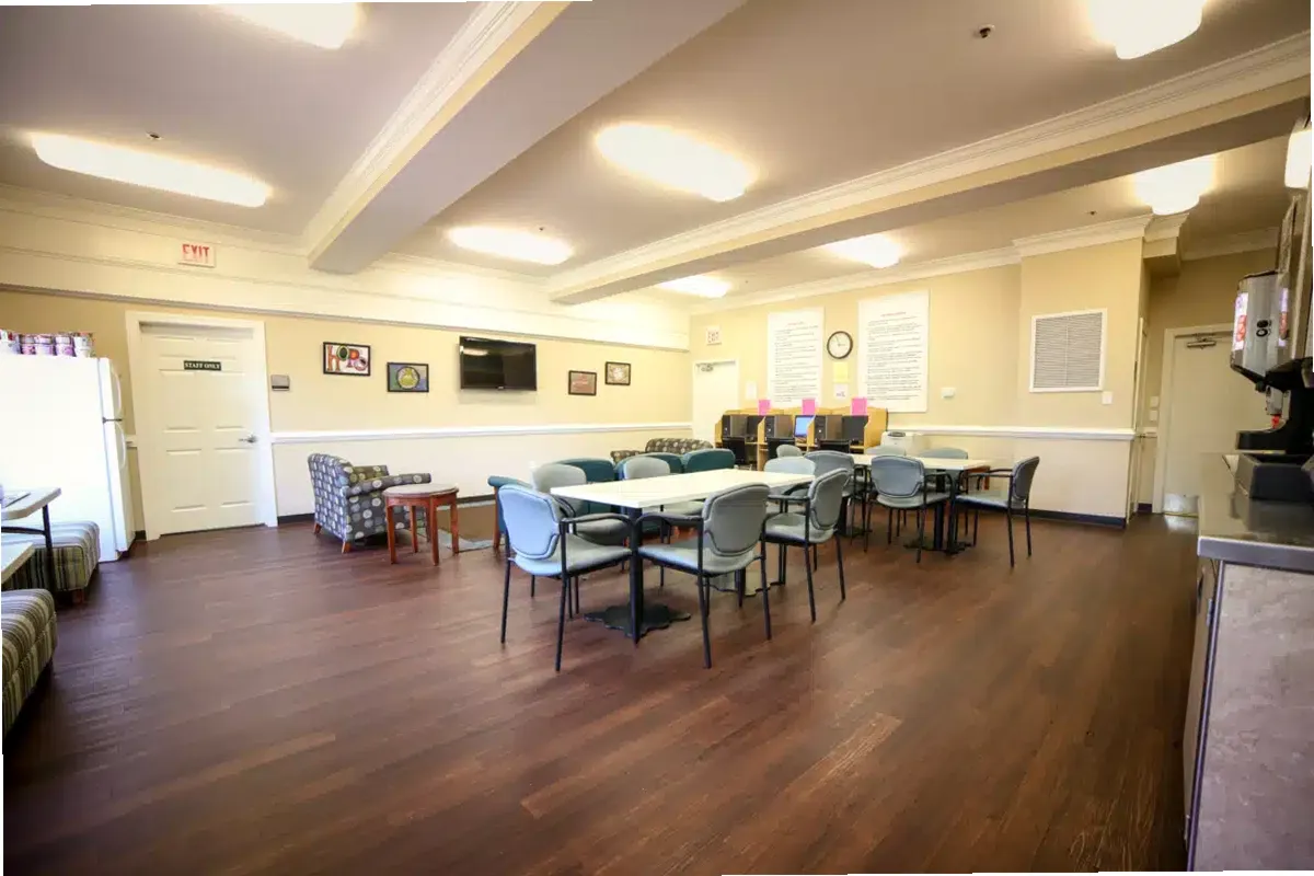 Williamsburg Place — photo thumbnail 4